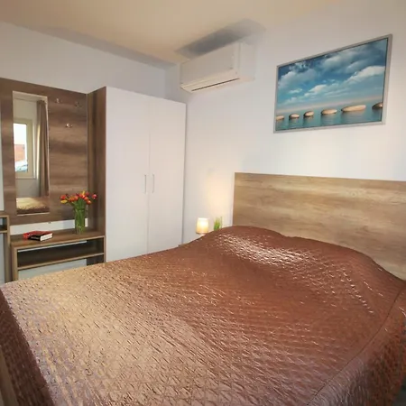 Irina Apartman